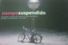 tiempo suspendido: fotografia y puesta en escena en las coleccion es del da2 y la fundacion coca-cola (textos de javier panera cuevas y juan albarran diego)-9788496603677